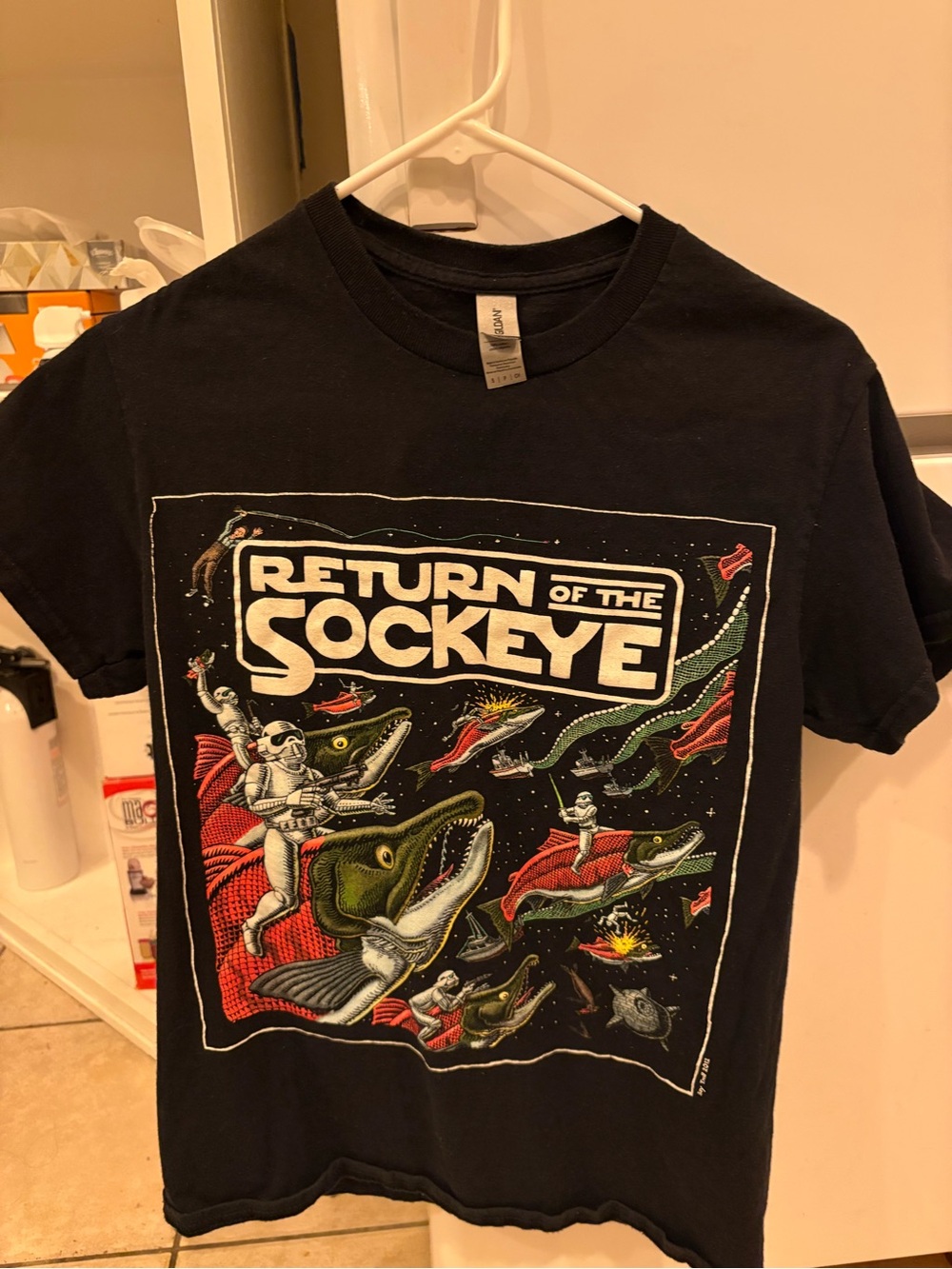 Ray troll Black Return of the Sockeye Star Wars parody Graphic Tee size small